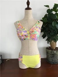 Bikini V-Neck Ruffle Bunga Cat Air